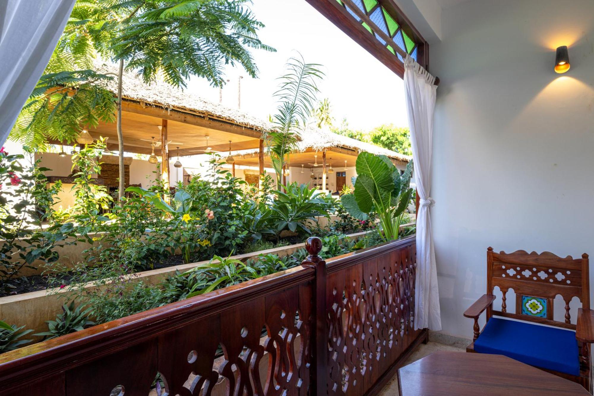 Tasneem Islamic Luxury Suites Jambiani  Exterior photo